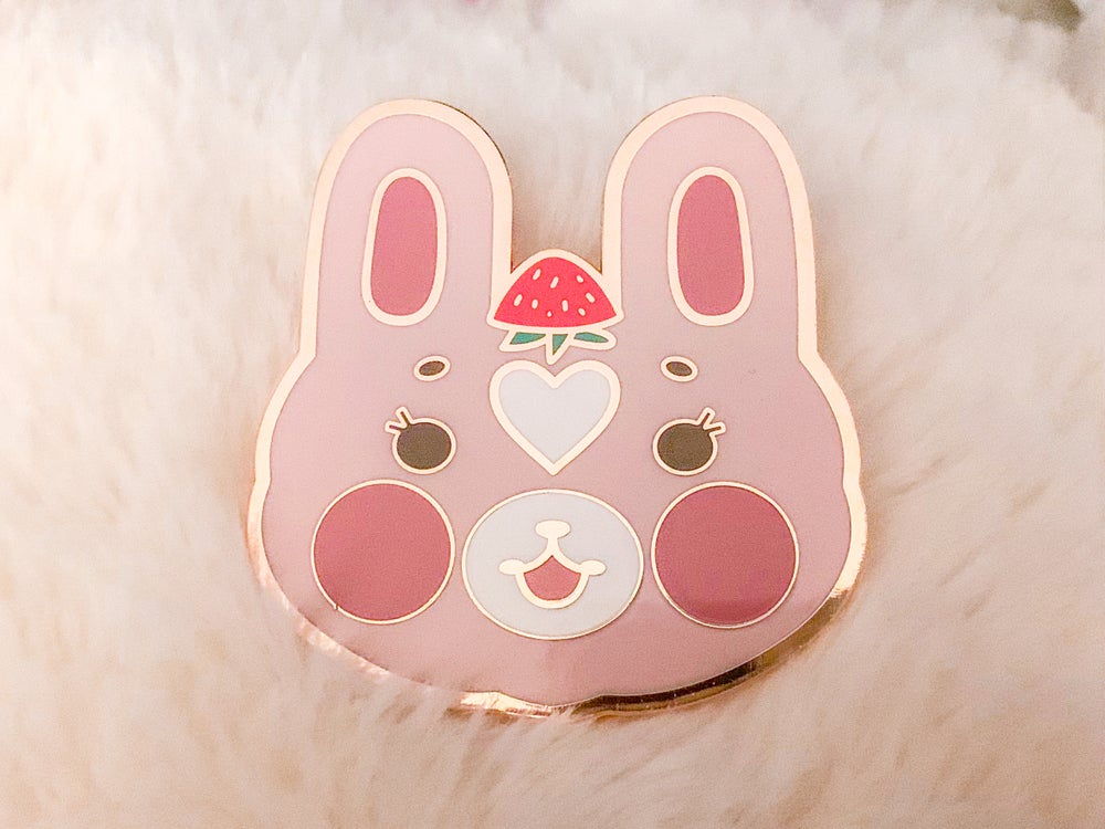 http://strawbunnycake.com/cdn/shop/products/5ECFA054-FF33-40B6-8064-44D1170B33F8.jpg?v=1636663745